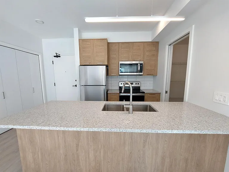 494 Goldstream Ave — Photo 53