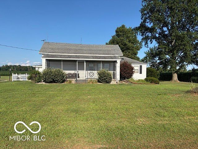 1st image of 3284 N Henderson Rd
