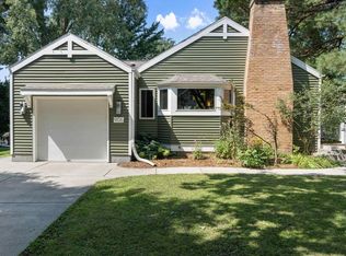 906 Swarthmore Ct, Madison, WI 53705