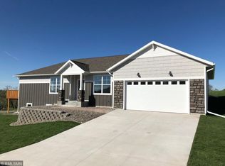 79 Buck Ridge Dr, Winona, MN 55987