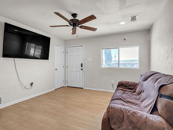 4th image of 2401 Morrison Dr