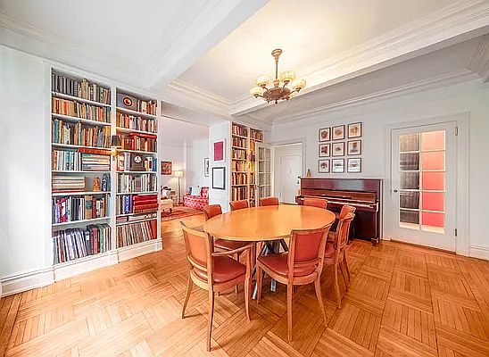 5th image of 176 W 87th St #5B