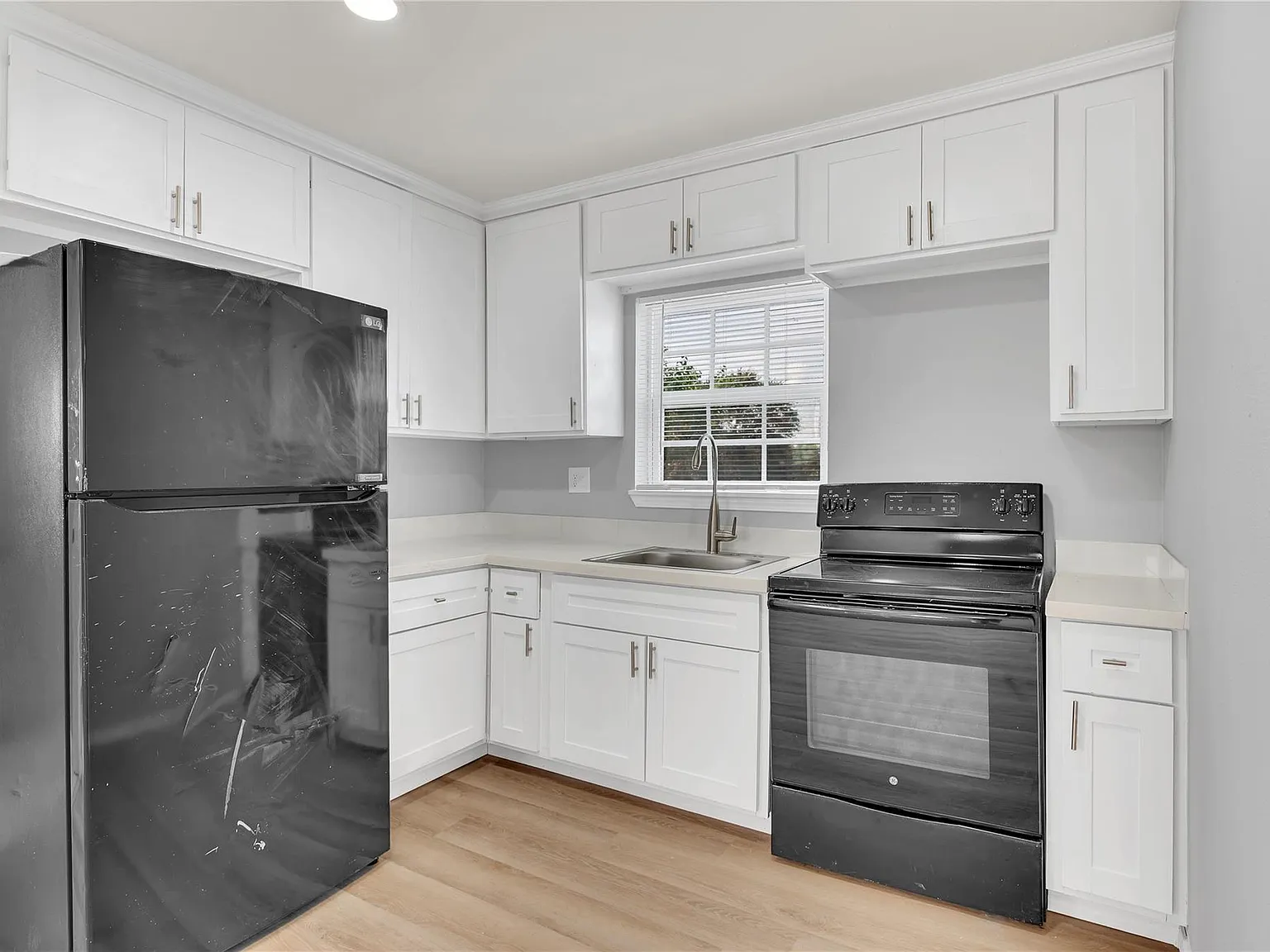 2 bed, 1.0 bath, 1600 sqft, $1,500 — Photo 3