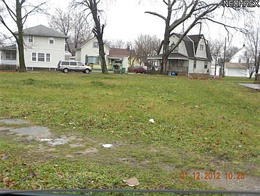 1st image of 803 W 9th St