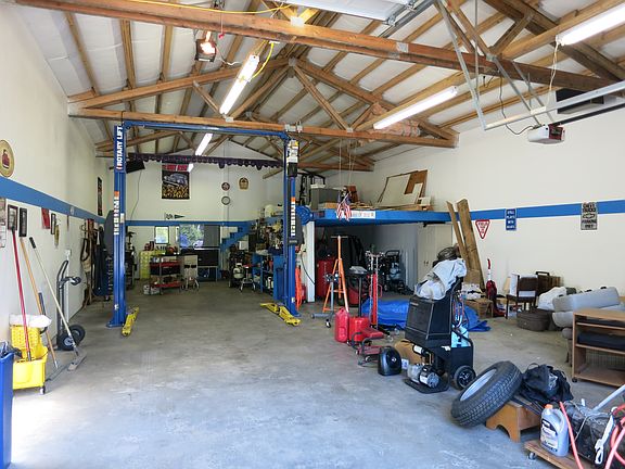 4th image of 16207 Snohomish Ave