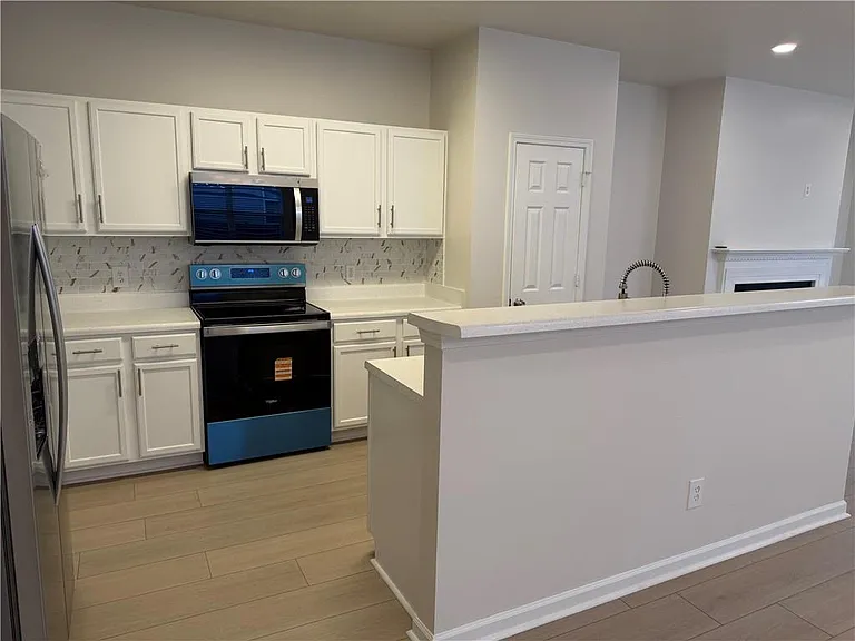 3317 Fernview Dr — Photo 3