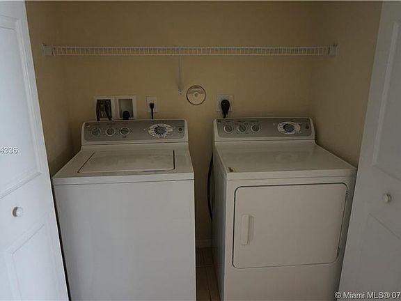 5th image of 3043 NW 30th Ave