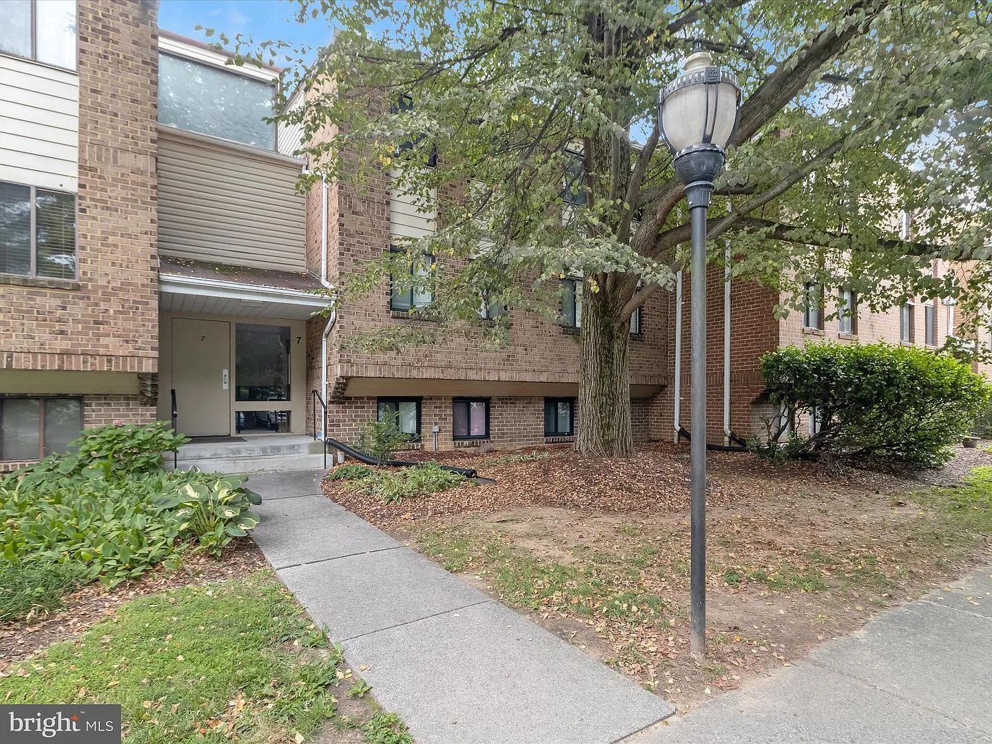 2 bed, 1595 sqft, $1,950 — Photo 2