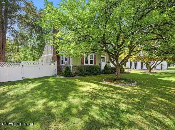 125 Rosemond Ave, Stroudsburg, PA 18360