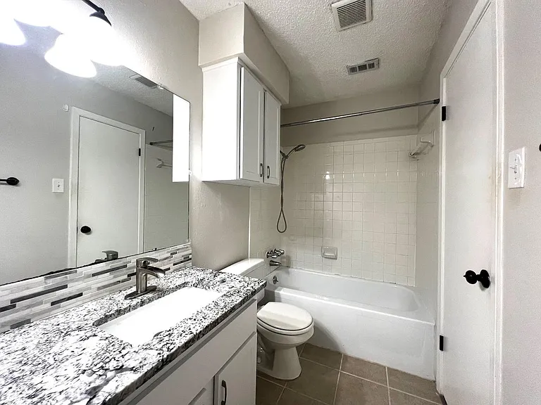 7506 Chelsea Moor #B — Photo 21