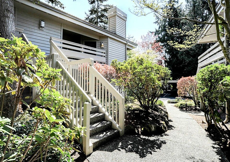 1st image of 1270 Bellevue Way NE APT 2