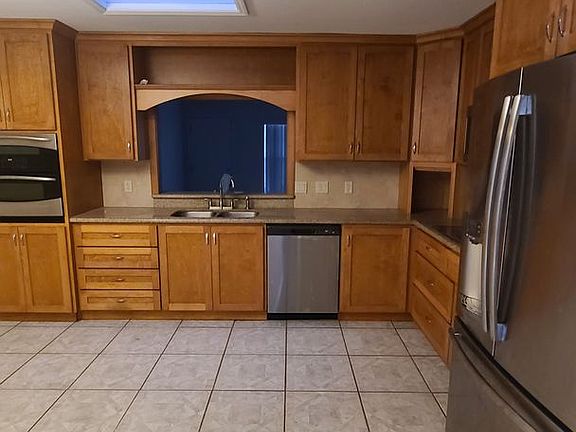 4th image of 2418 NW 63rd Ter