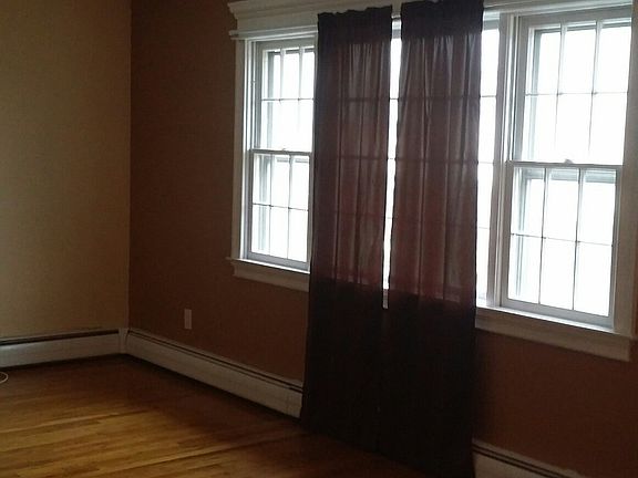 4th image of 130 Liberty St