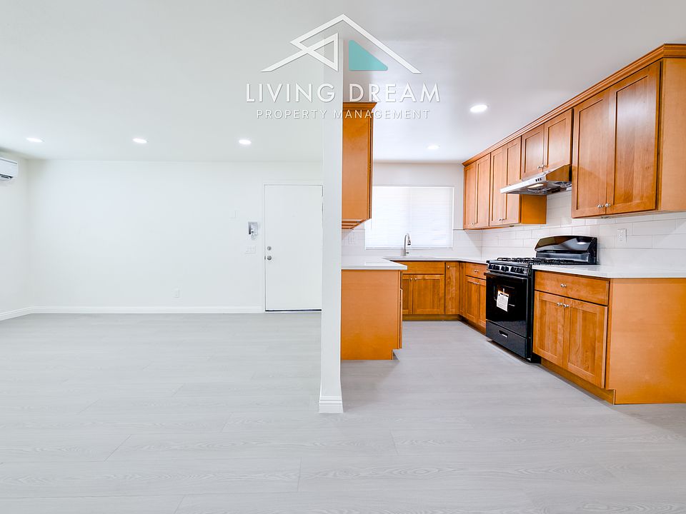 Living Room & Kitchen