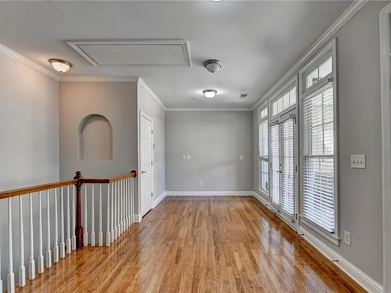 813 Clifton Heights Ln — Photo 44
