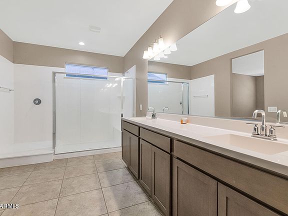5th image of 29430 W MITCHELL Avenue