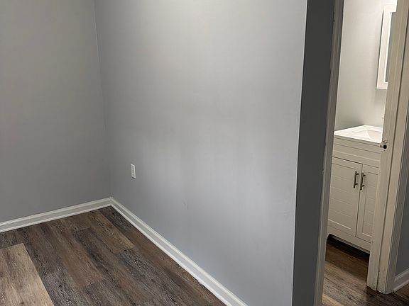4th image of 7667 Hunters Ridge Ln