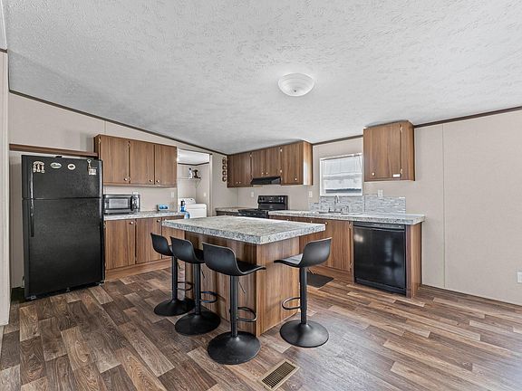 4th image of 543 Ashlawn Dr