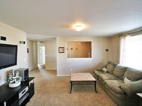 4th image of 9812 Norfolk Dr