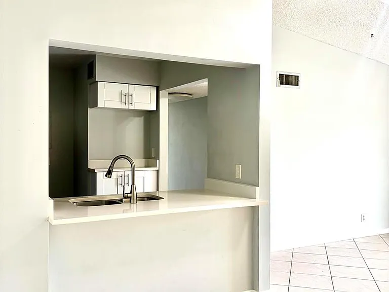 201 Foxtail Dr #H3 — Photo 6