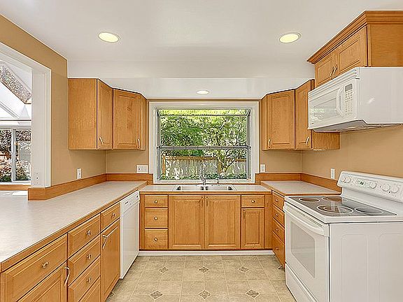 5th image of 7361 NE 140th Pl