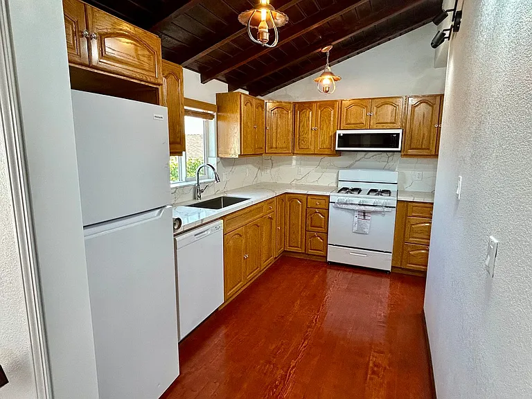 5051 Del Monte Ave — Photo 21