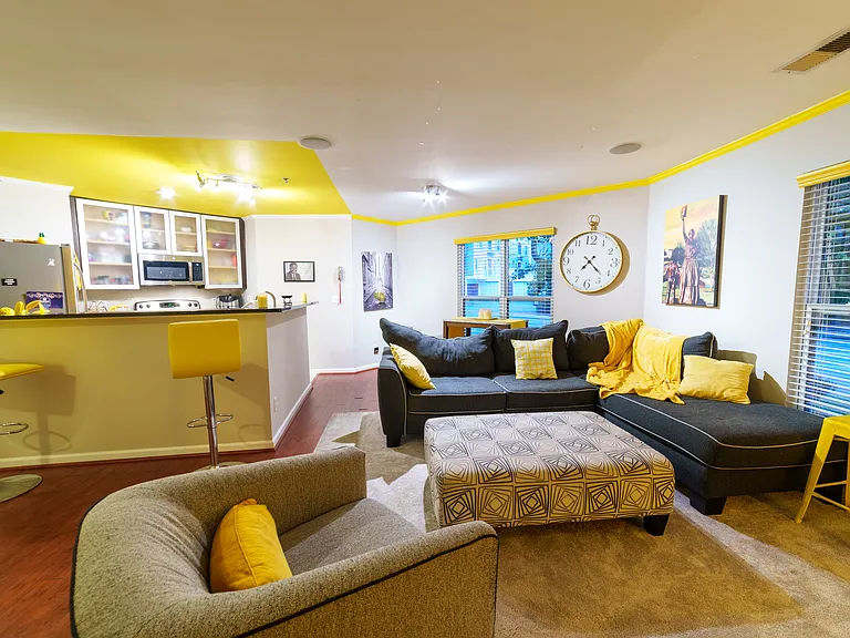 509 Graham St #1D — Photo 1