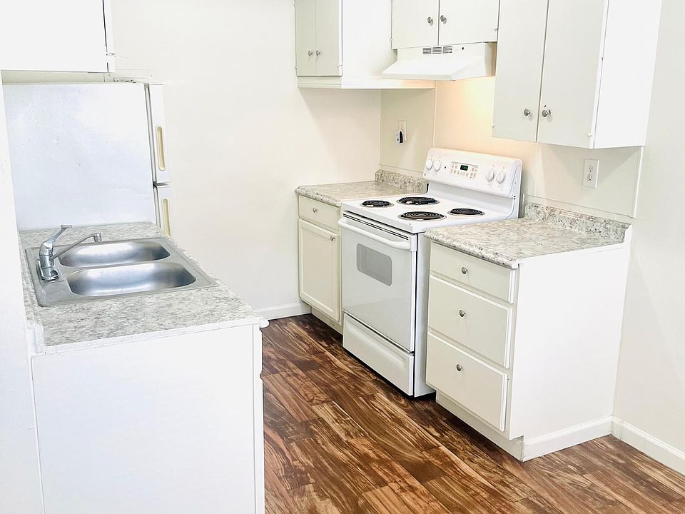 1st image of 2630 Sherwood St APT 4