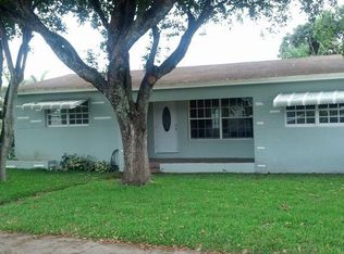 220 N 73rd Ter, Hollywood, FL 33024