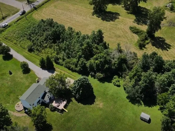 10430 Cedar Rd, Clarence Center, NY 14032