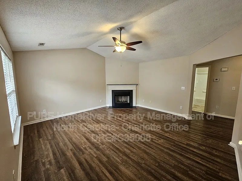 11148 Whitlock Crossing Ct