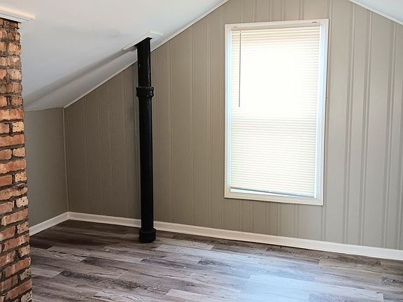 5th image of 4847 Drummond St
