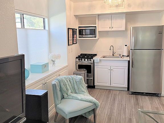 4th image of 2445 Sycamore Glen Dr APT 2