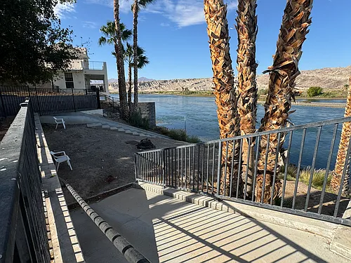 201 Riverfront Dr Photo 1