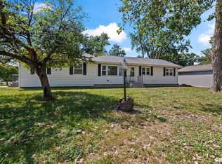 2 Royal Dr, Sherman, IL 62684