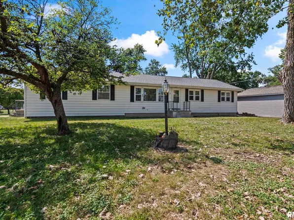 2 Royal Dr, Sherman, IL 62684