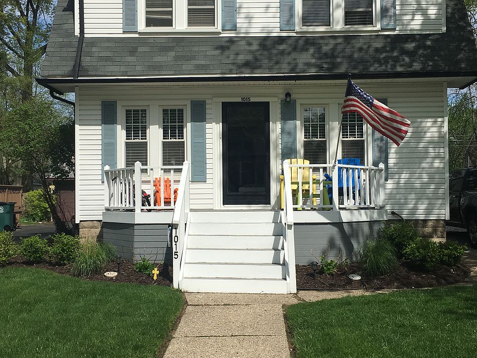 1st image of 1015 Irving Ave