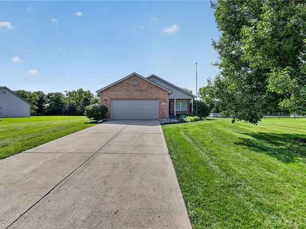 7903 Edgewater Dr, Middletown, OH 45042