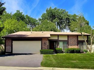 558 Glacier Trl, Roselle, IL 60172
