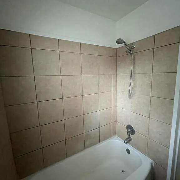 4264 Oxford Ave #4 — Photo 10