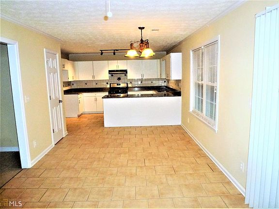 4th image of 2989 Sentinel Cir