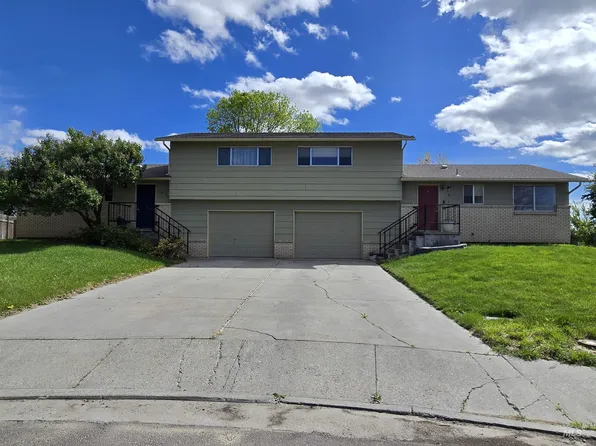 796 Skyhawk Dr, Ontario, OR 97914