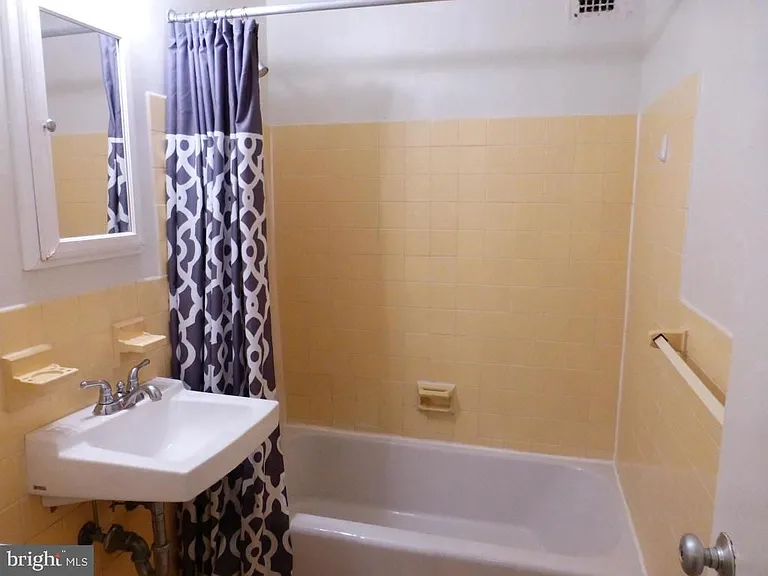 1121 Arlington Blvd #410 — Photo 6