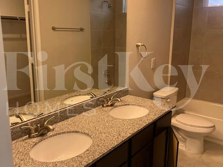 3219 Walden Breeze Ct — Photo 8
