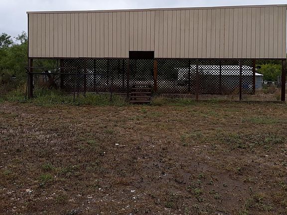 5th image of 610 Brazos Ave