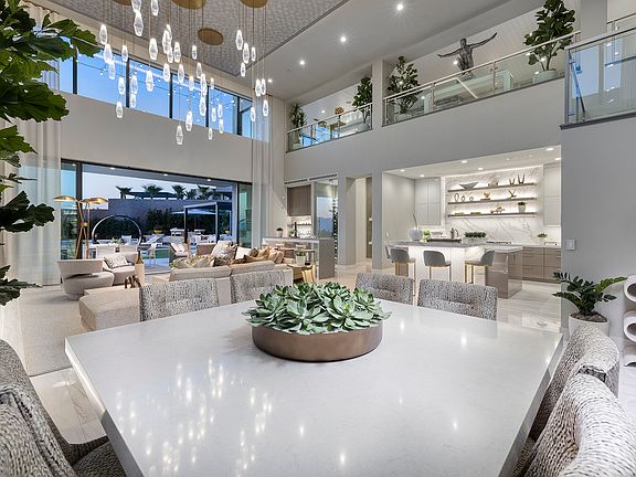 Residence 3 - Dining Room Great Room