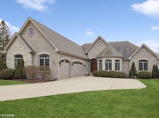 635 68th St, Willowbrook, IL 60527