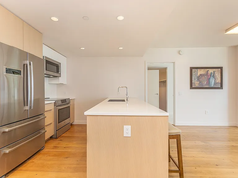 1001 Queen St #3404 — Photo 9