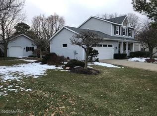 3010 Creek Ridge Dr, Hudsonville, MI 49426