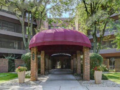 910 Ridge Rd APT 104, Munster, IN, 46321
